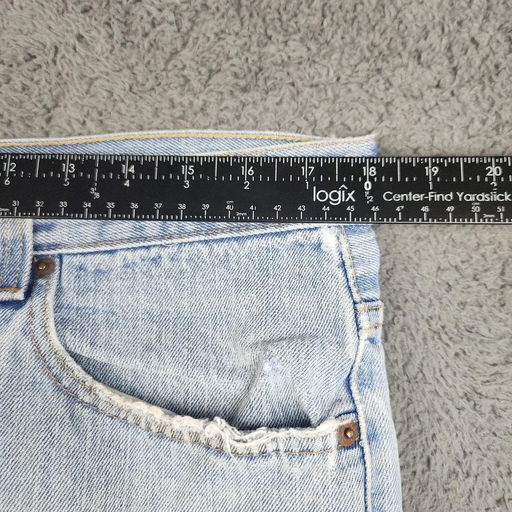 Levis natural distress